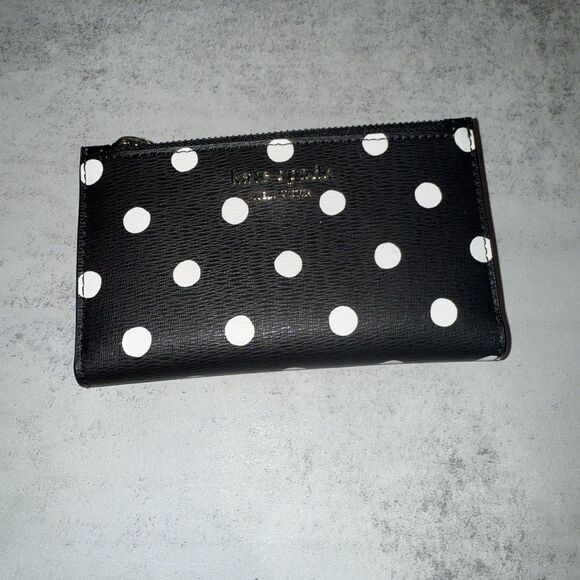 Kate Spade New York Spencer Dots Small Slim Bifold Wallet Black NWT $110 Retail - Picture 1 of 10